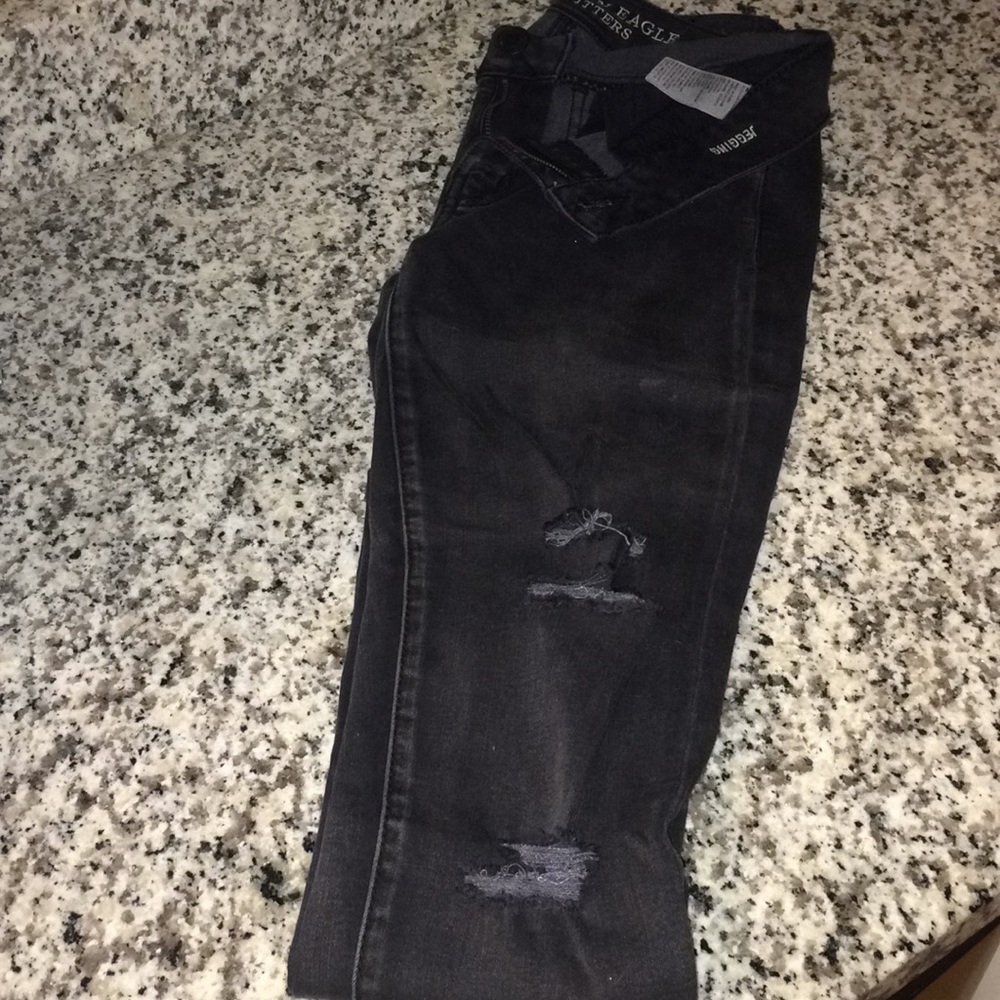 Faded black destroyed jegging
